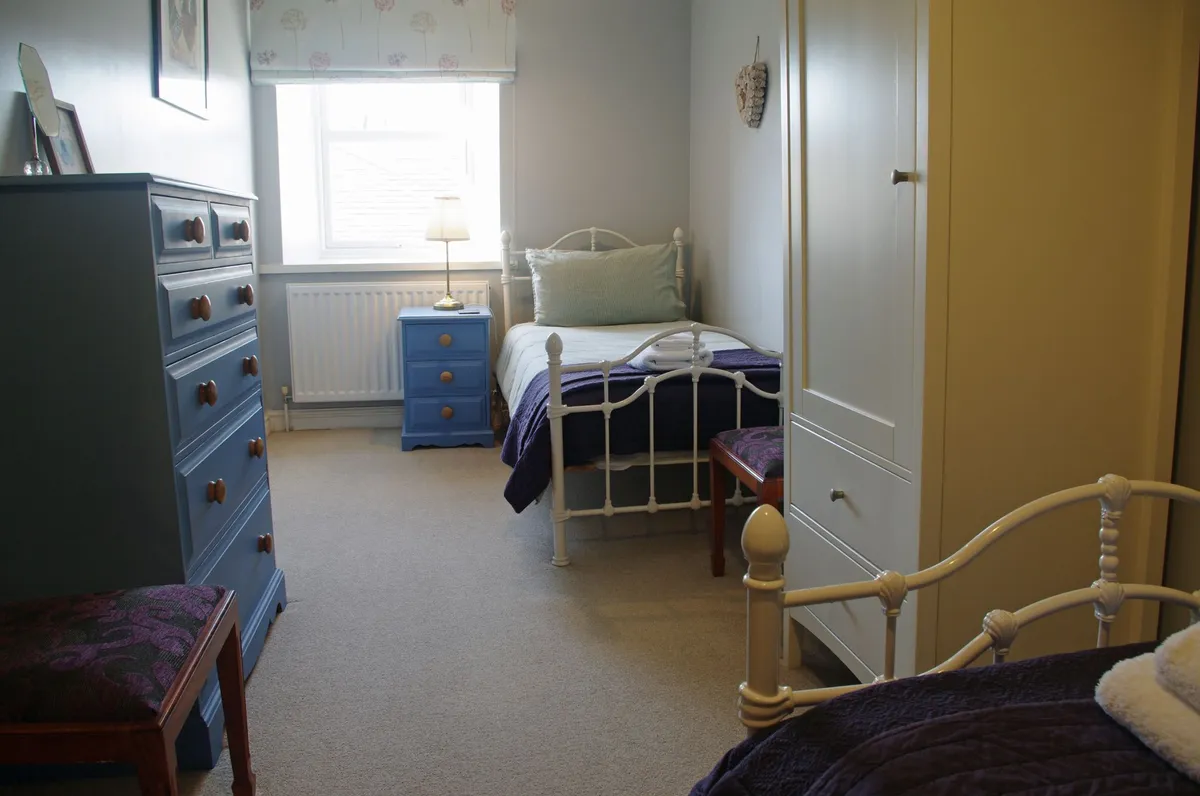 Twin bedroom